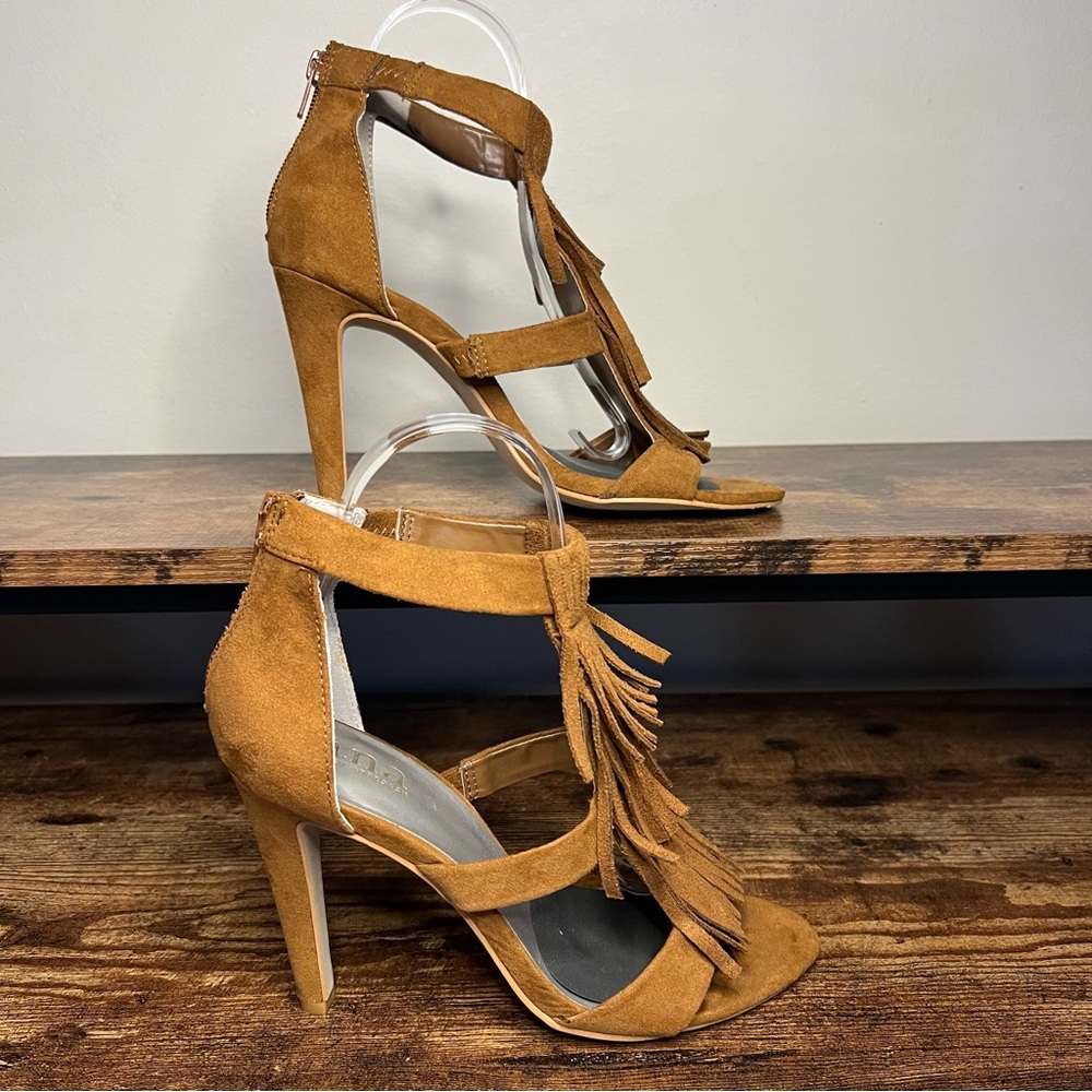 ana‎ Brown Faux Suede Tiered Fringe Front Open Toe 4" Heel Sandals Women's 7